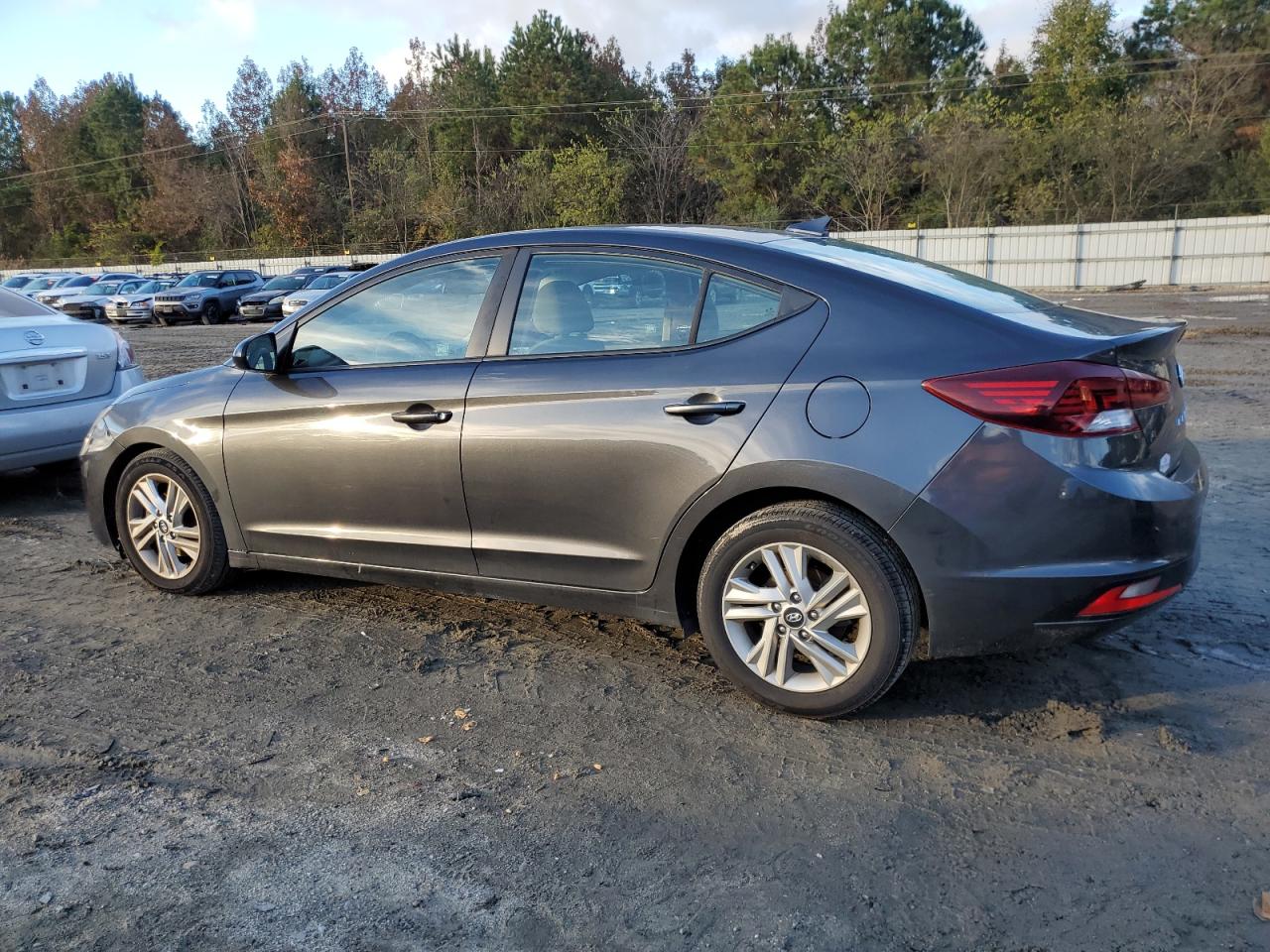 2020 Hyundai Elantra - Image 2