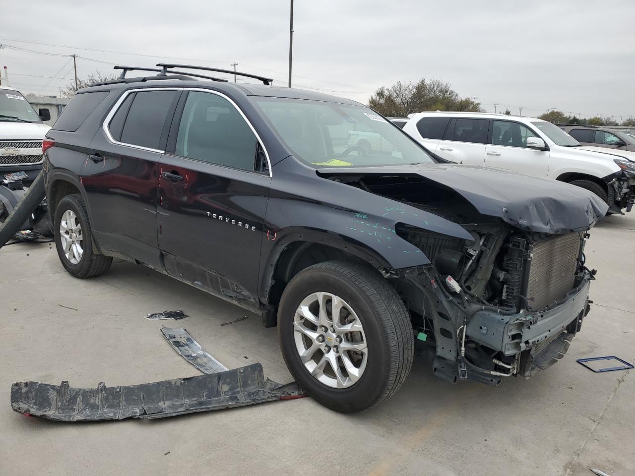 VIN 1GNERGKW1LJ171142 2020 CHEVROLET TRAVERSE no.4