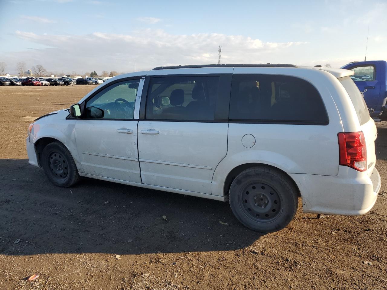 2017 Dodge Caravan - Image 2