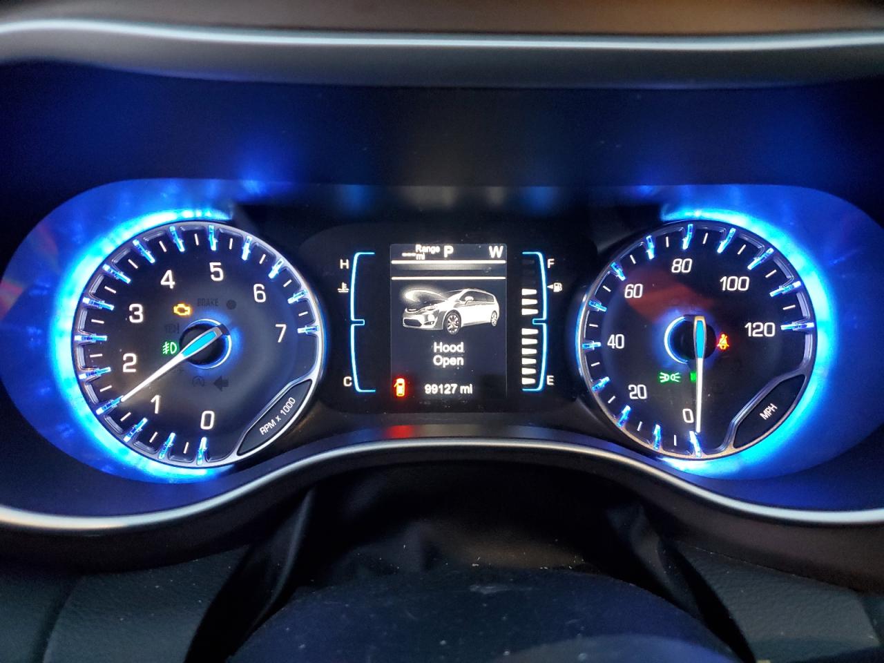 2017 Chrysler Pacifica - Image 9