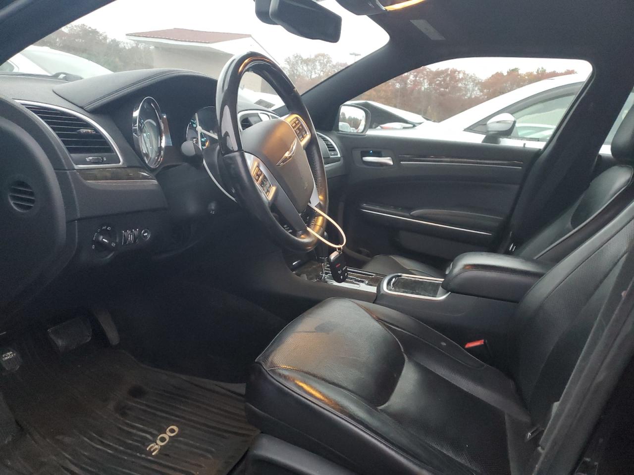 2012 Chrysler 300 - Image 7