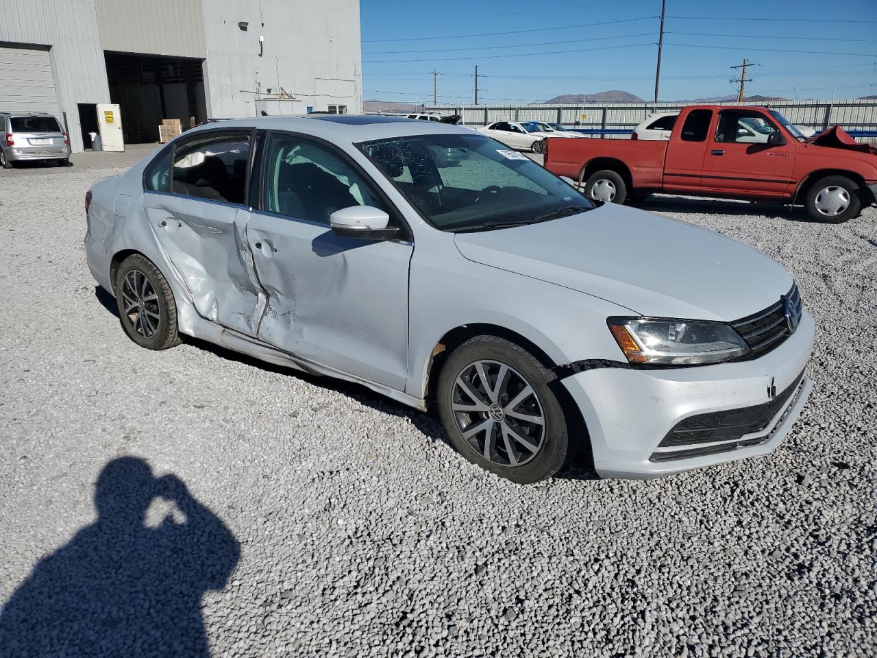 2017 Volkswagen Jetta - Image 4