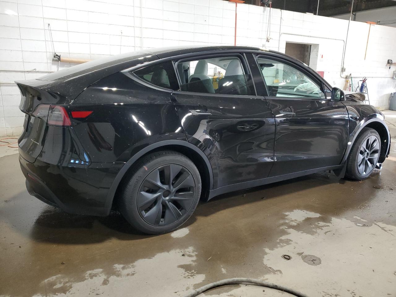 7SAYGAEE6RF182605 Tesla Model Y 2024. Фото: 2