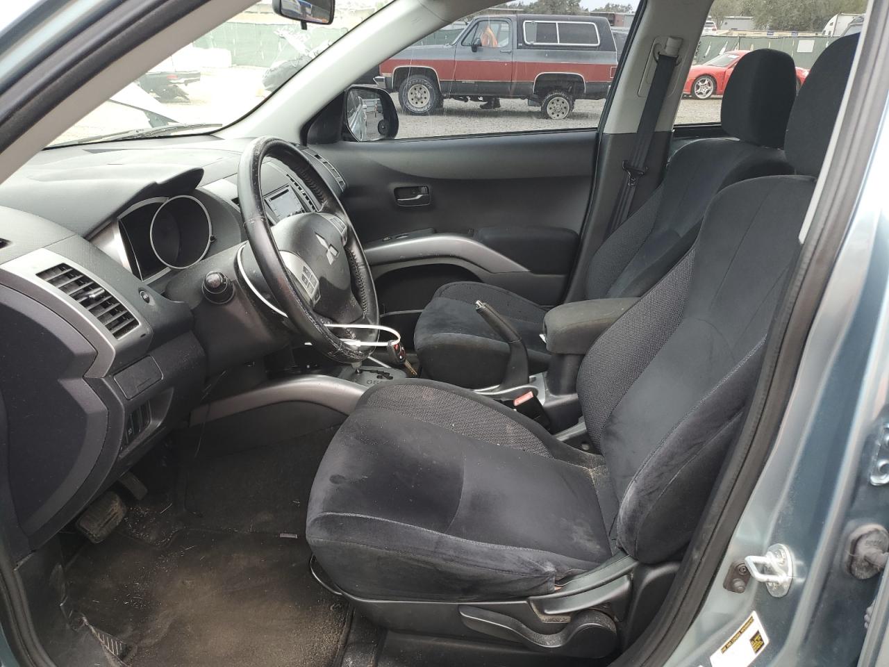 2007 Mitsubishi Outlander - Image 7