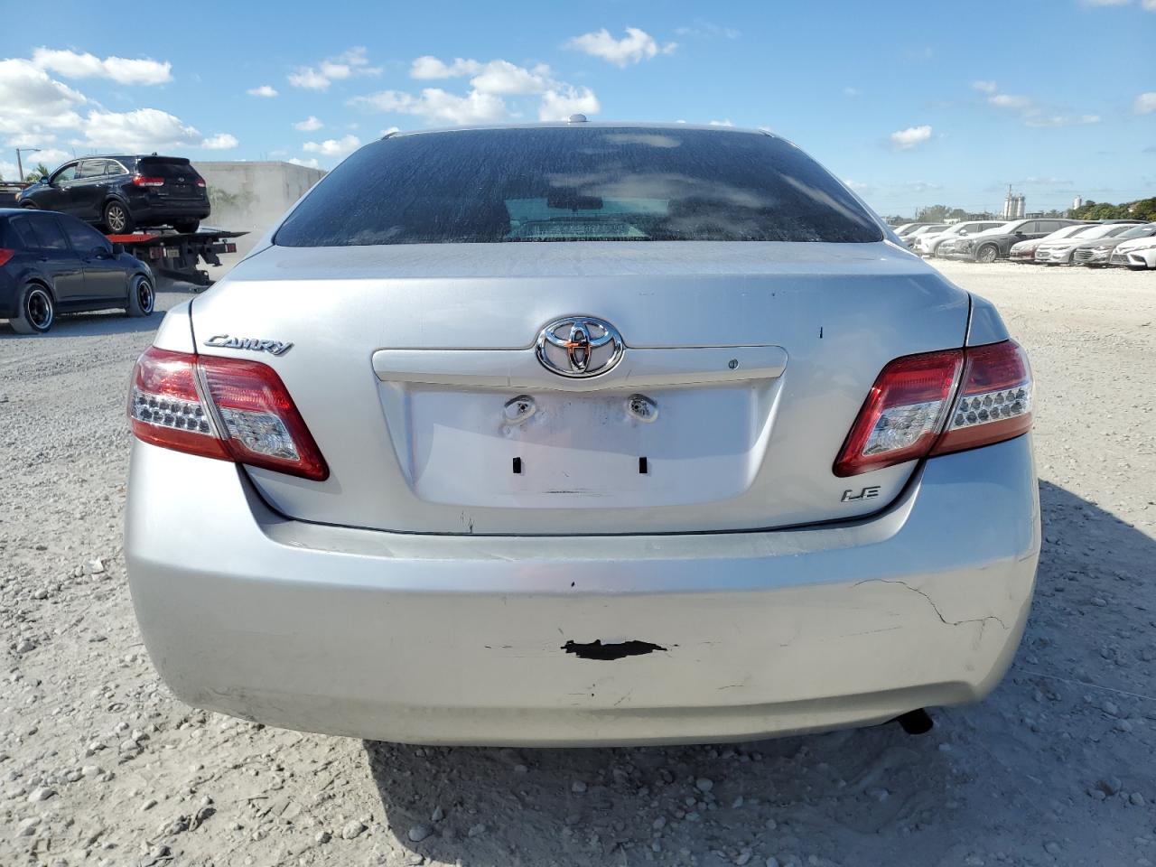 2011 Toyota Camry - Image 6