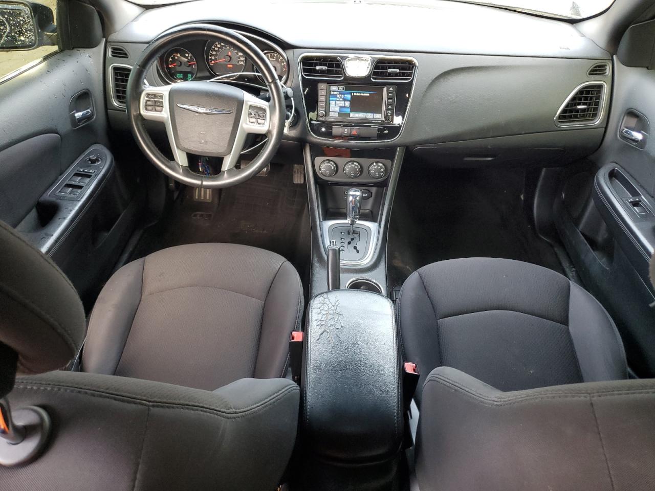 2014 Chrysler 200 - Image 8