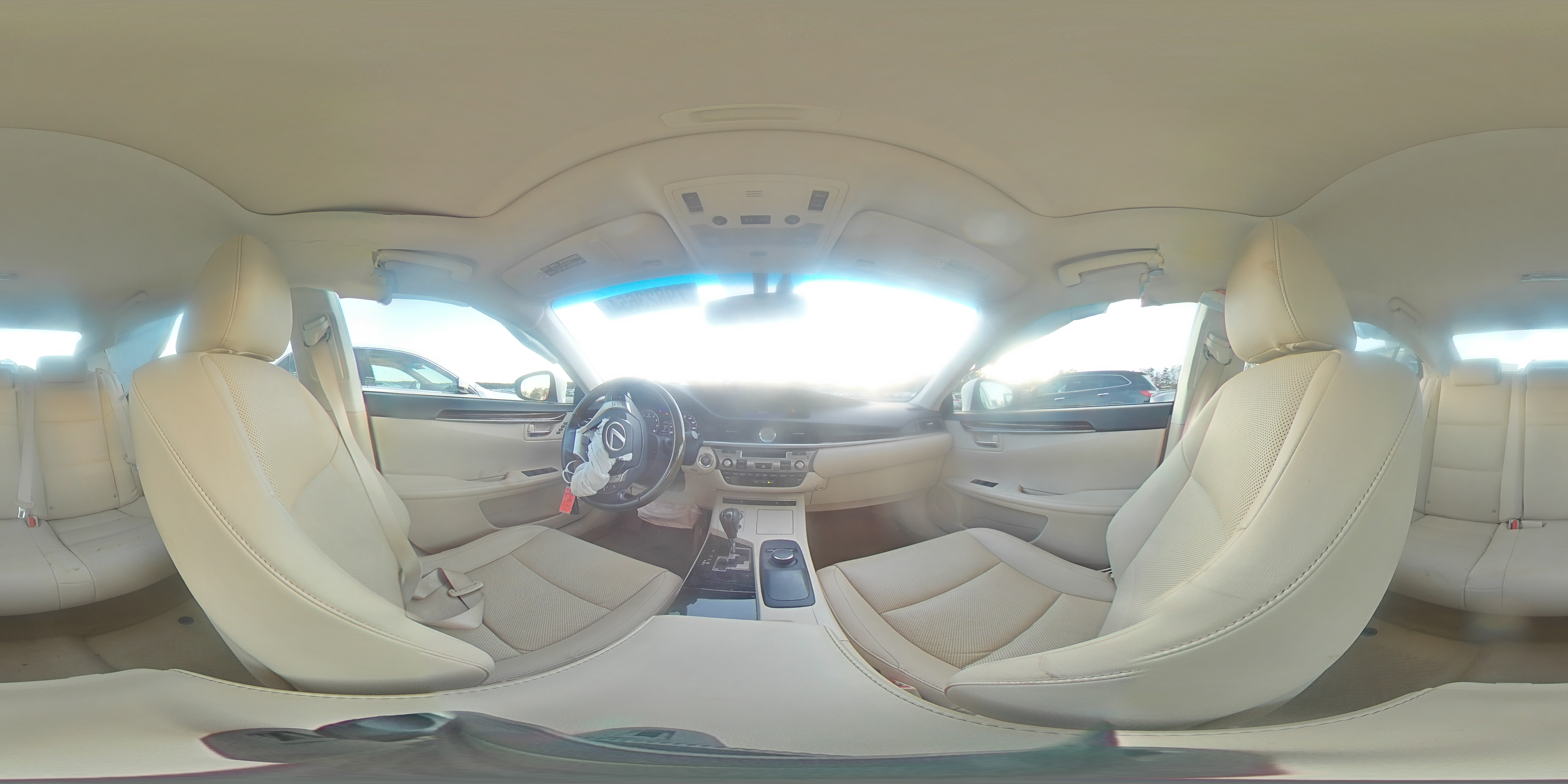 2015 Lexus ES - Image 13