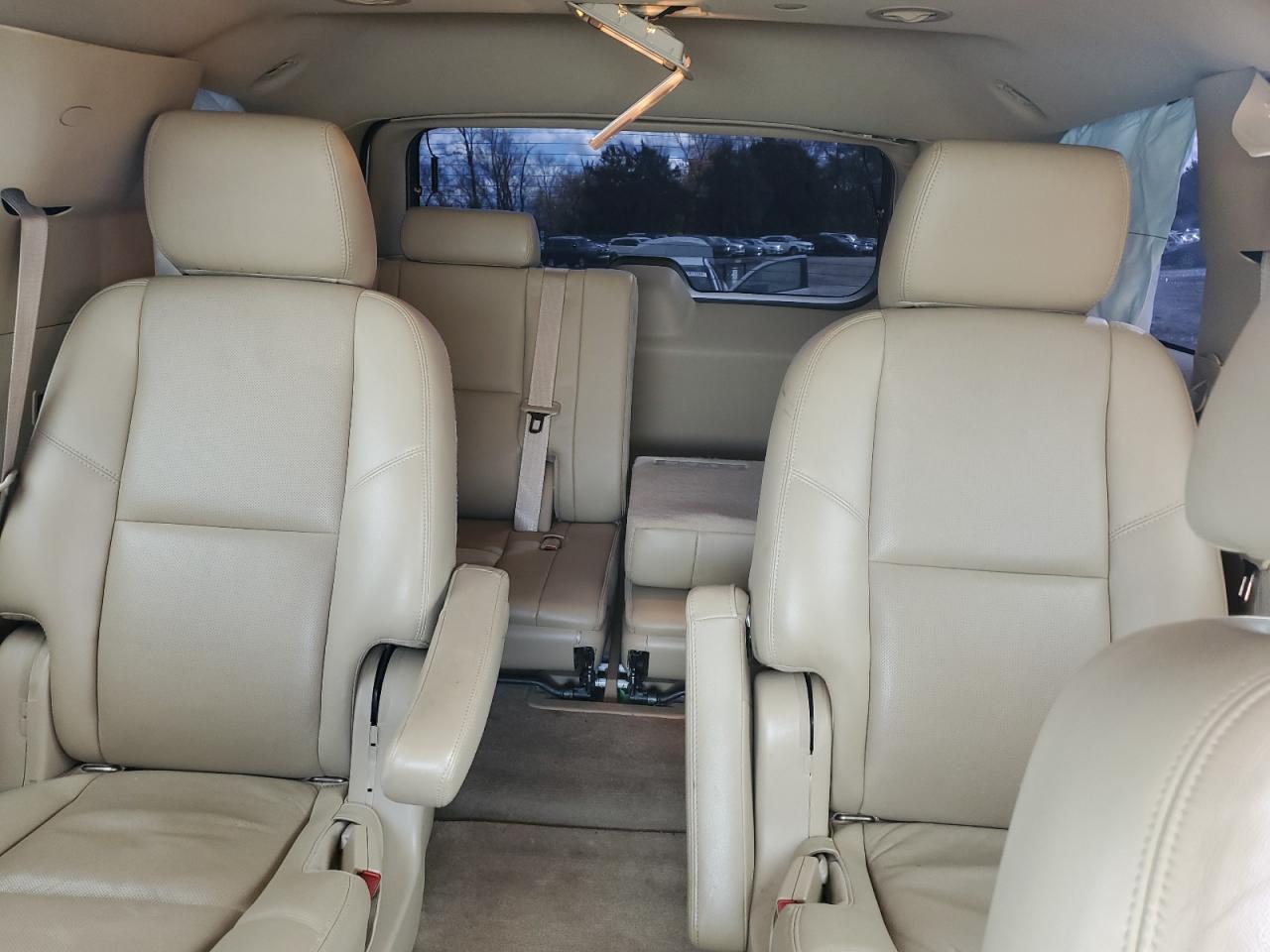 2011 Chevrolet Tahoe - Image 10