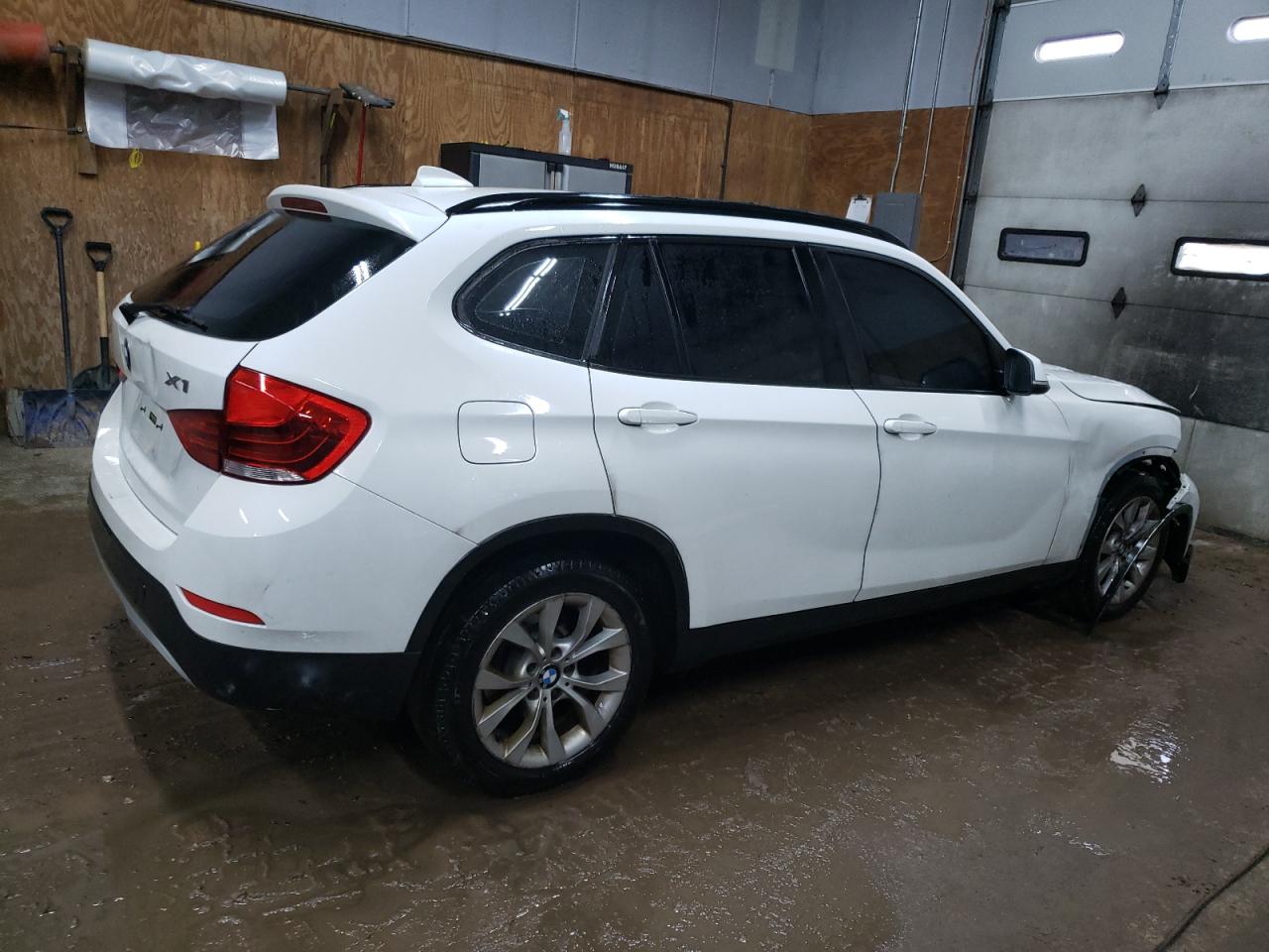 2014 BMW X1 - Image 3