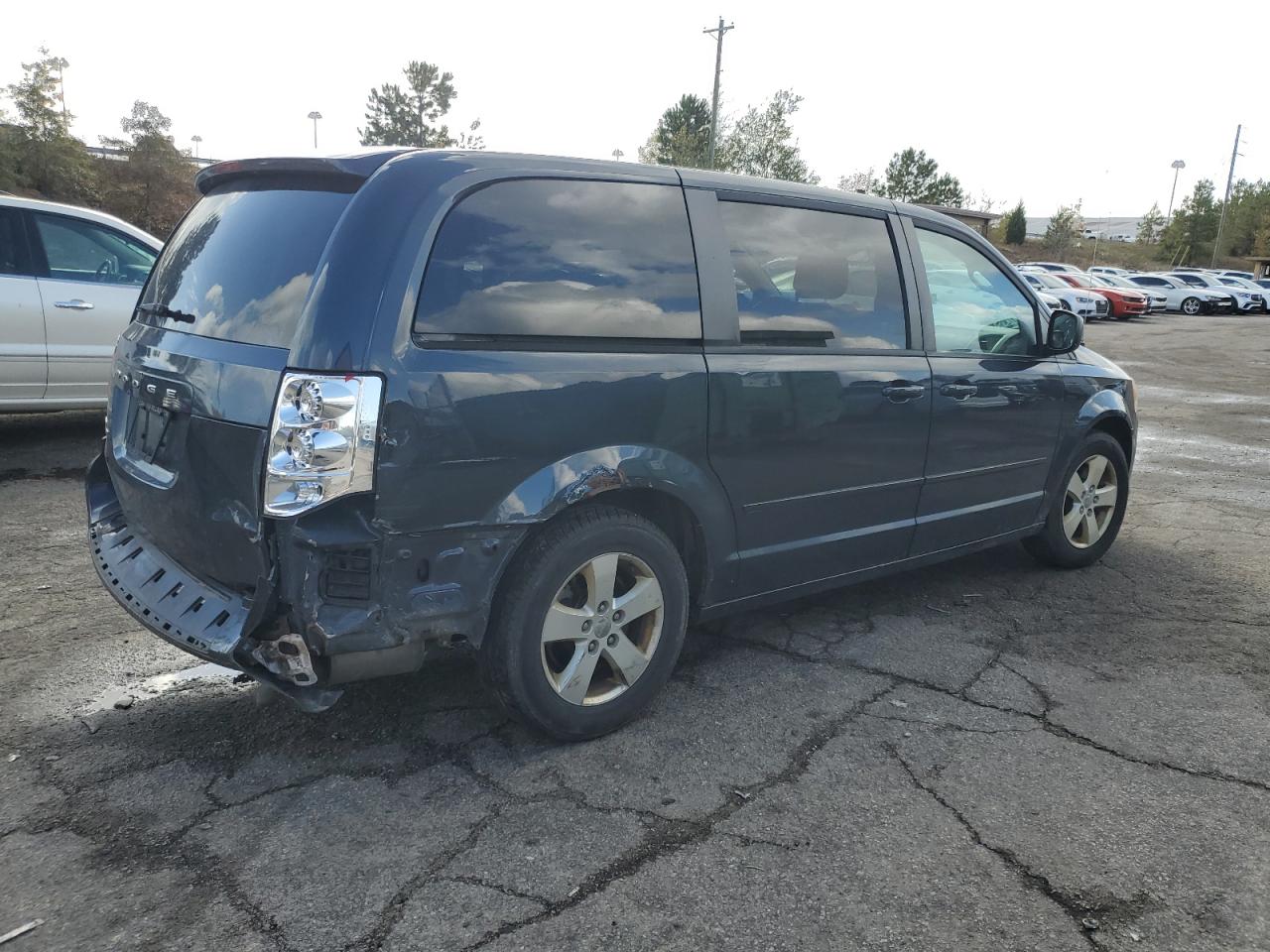 2013 Dodge Caravan - Image 3