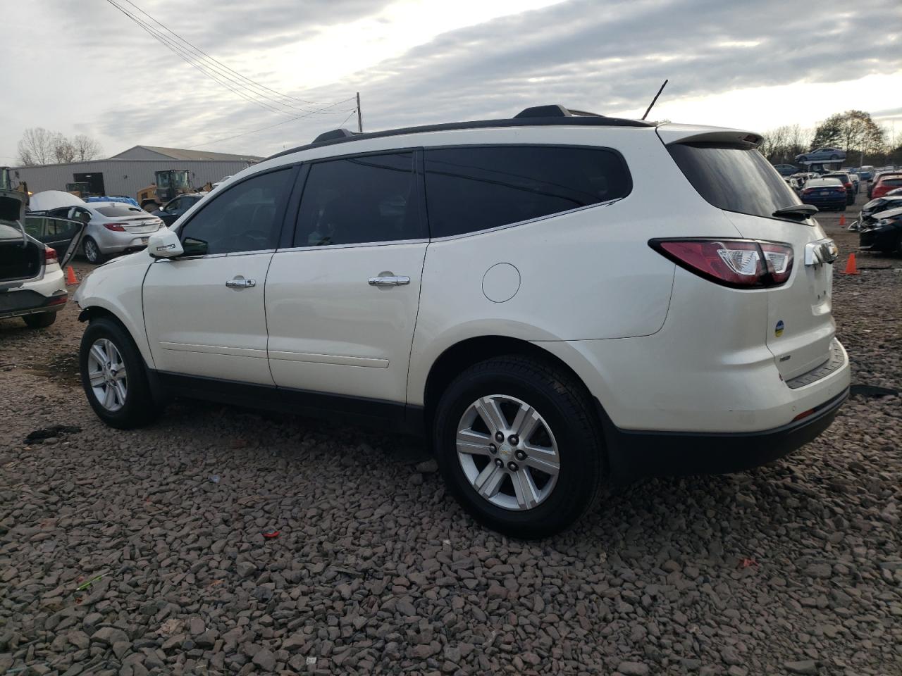 VIN 1GNKVHKDXEJ185546 2014 CHEVROLET TRAVERSE no.2