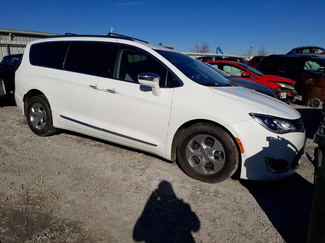 2018 Chrysler Pacifica - Image 4