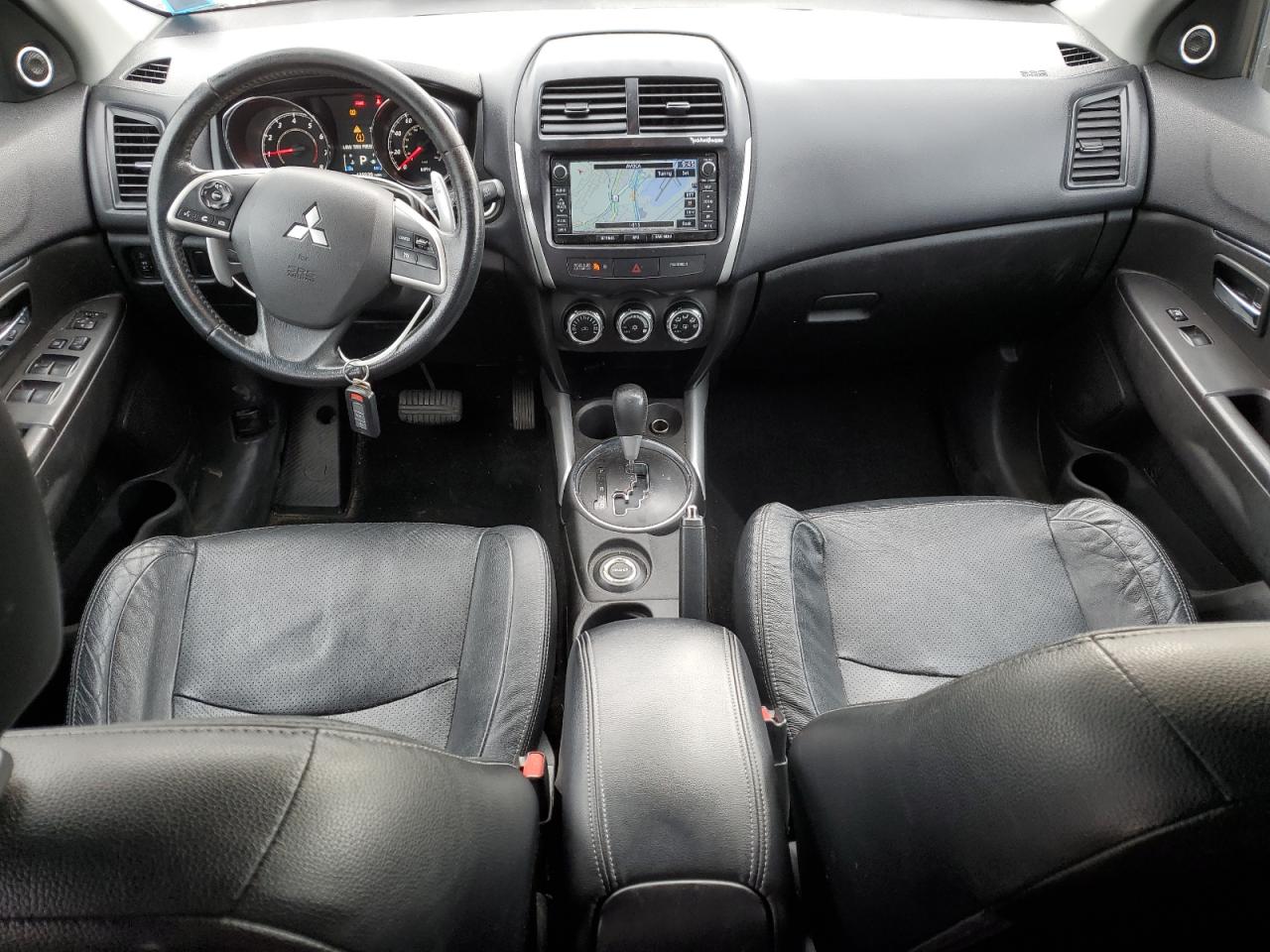 2014 Mitsubishi Outlander - Image 8