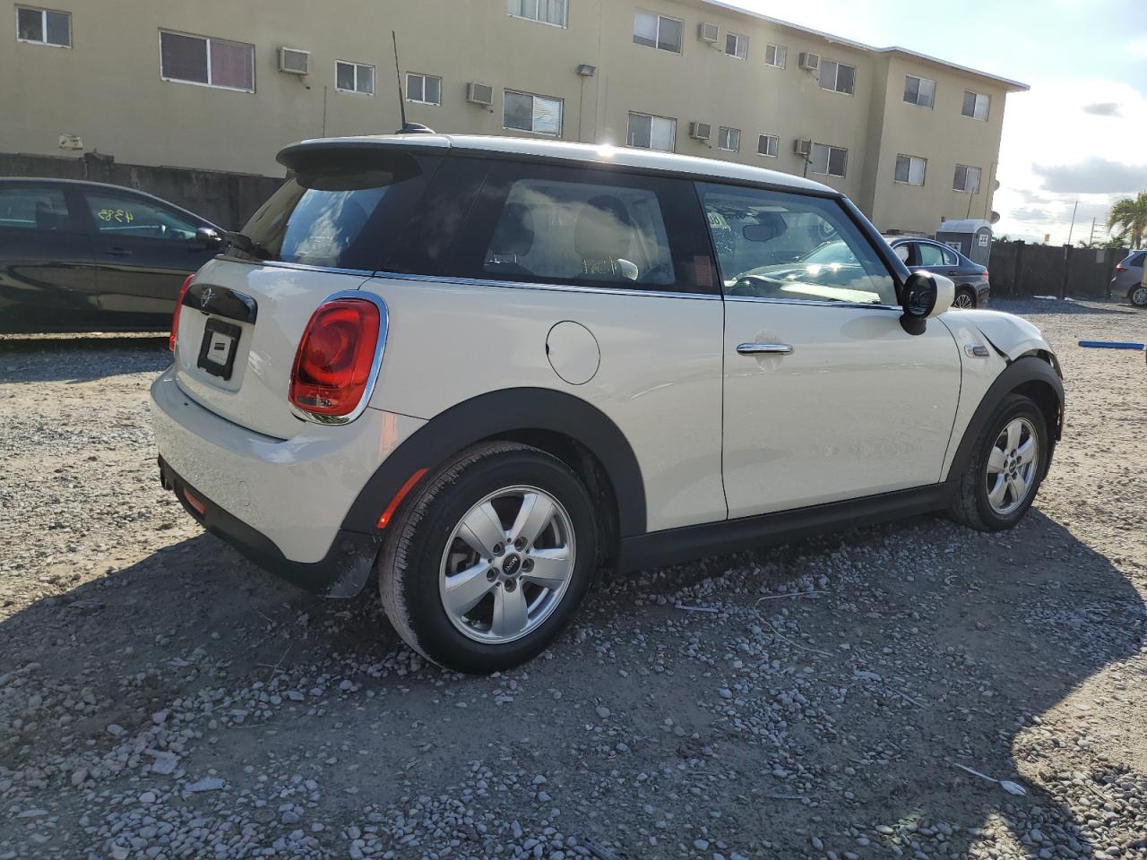 2021 MINI Cooper - Image 3