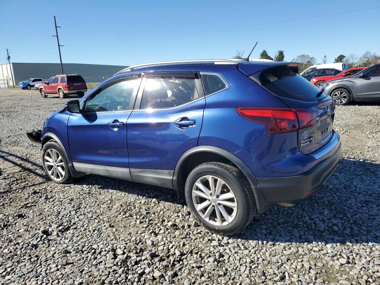 2017 Nissan Rogue - Image 2