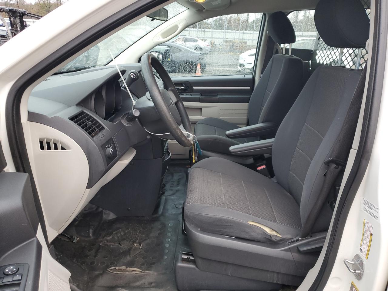 2009 Dodge Caravan - Image 7