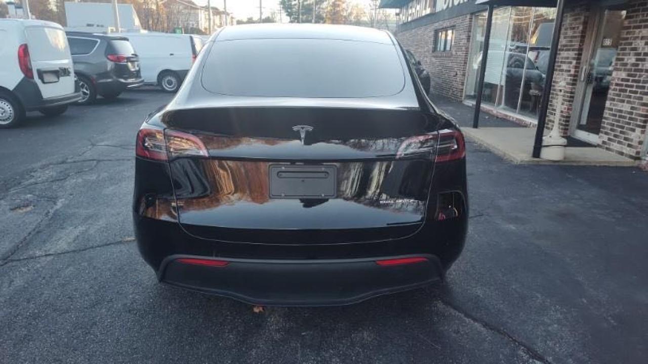 2023 Tesla Model Y VIN: 7SAYGDEE9PF759805 Lot: 81090054