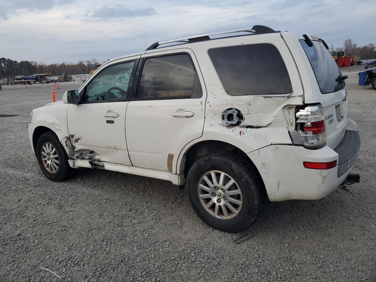 2011 Mercury Mariner - Image 2
