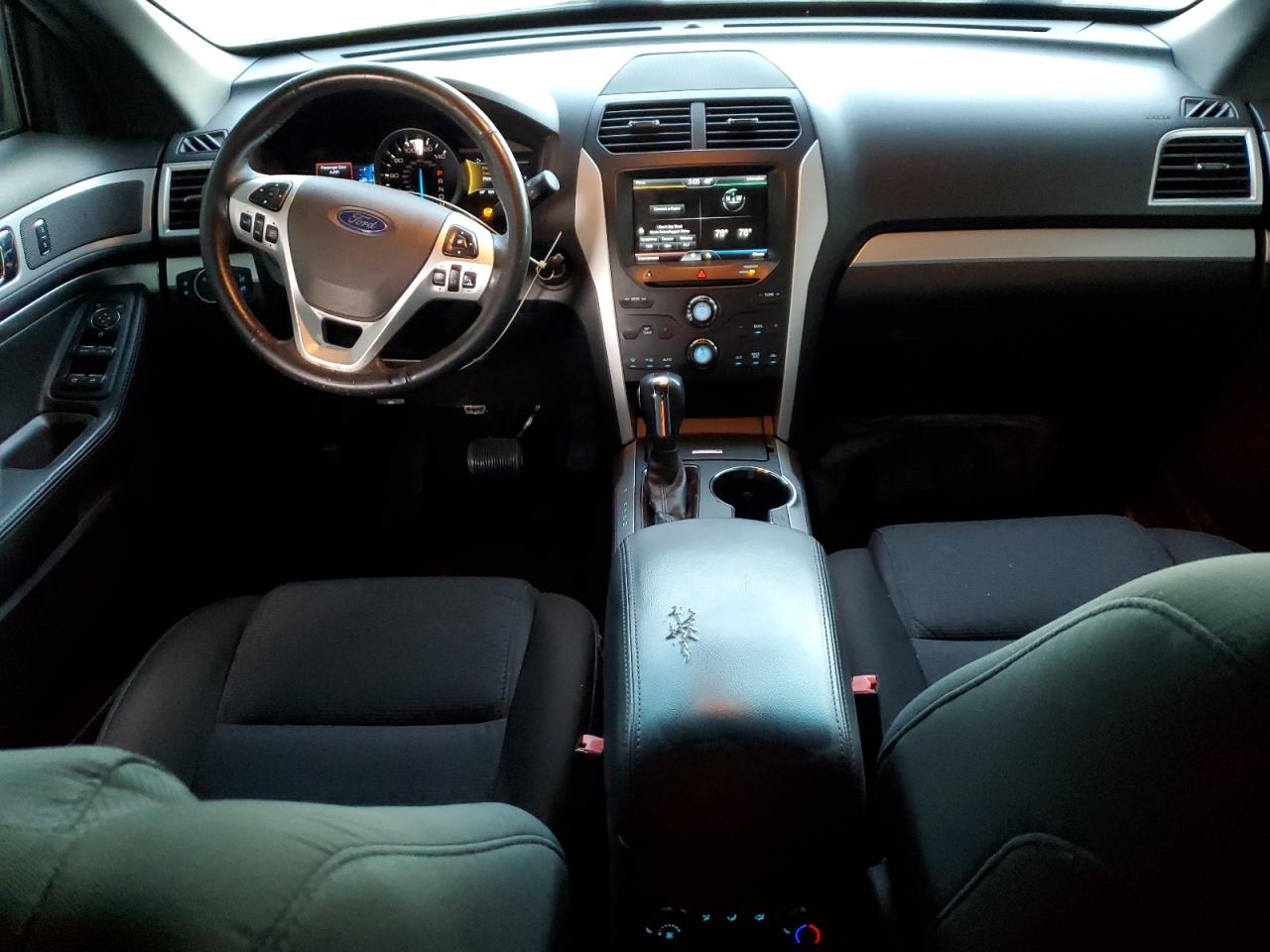 2015 Ford Explorer - Image 8