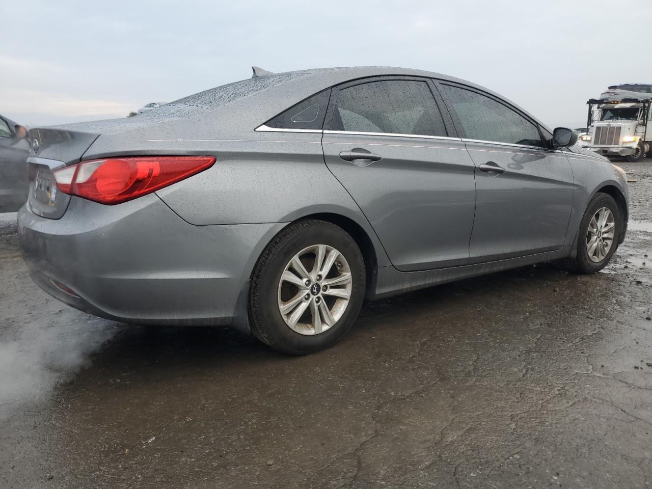 2013 Hyundai Sonata - Image 3
