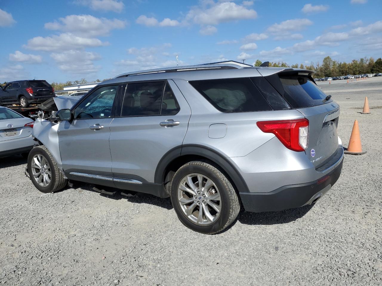 2022 Ford Explorer - Image 2