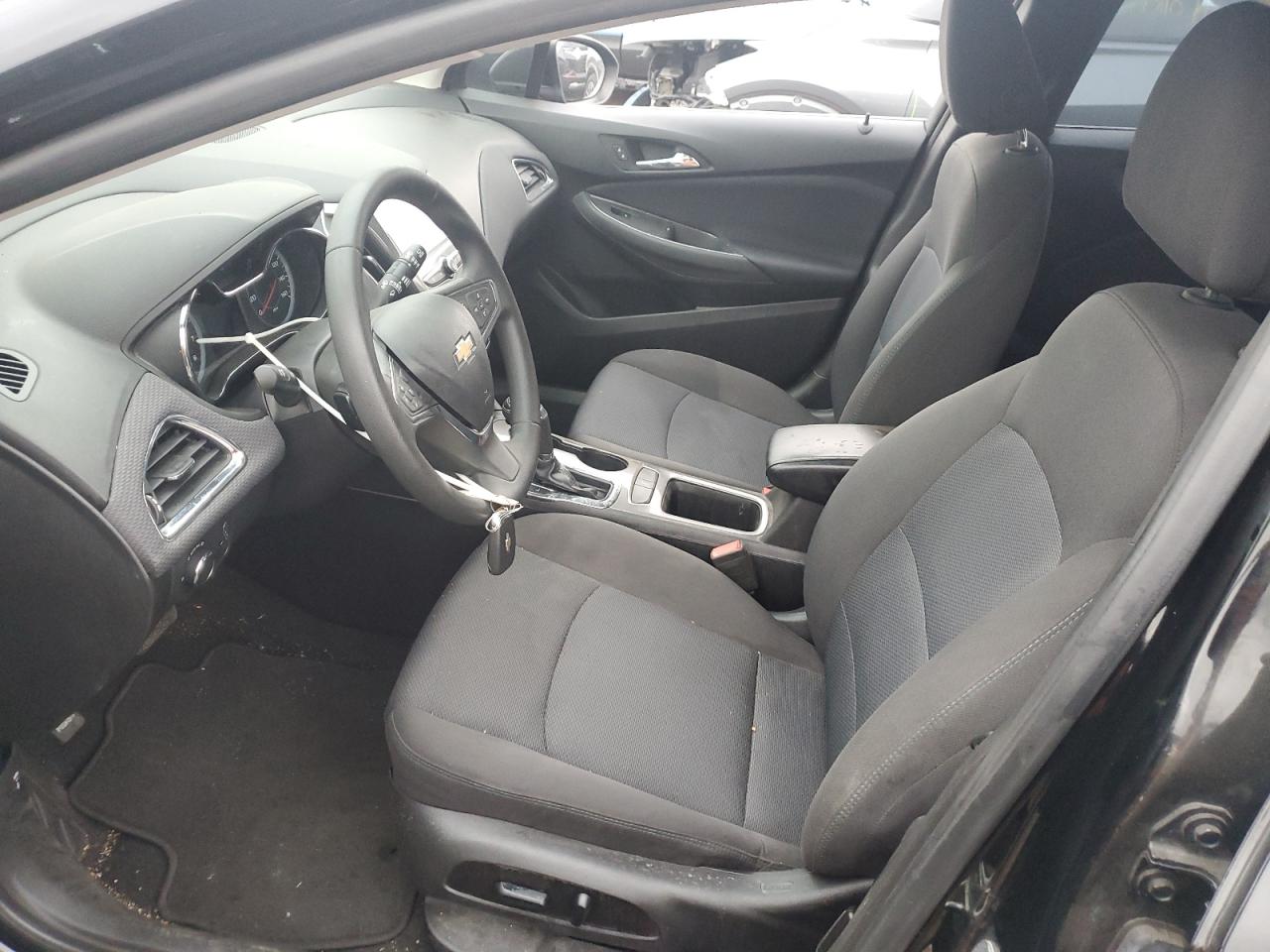 2018 Chevrolet Cruze - Image 7