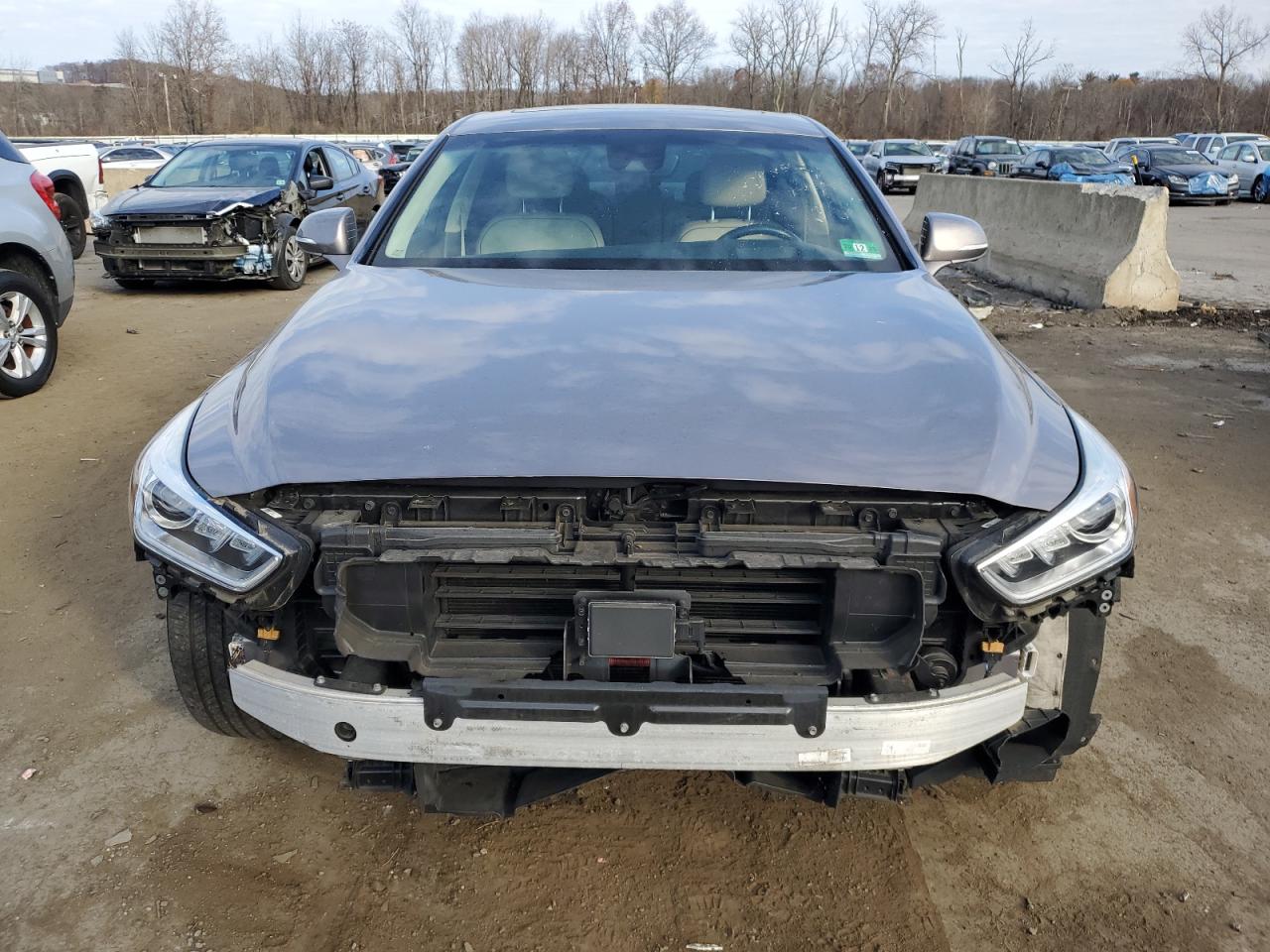 2018 Genesis G90 - Image 5