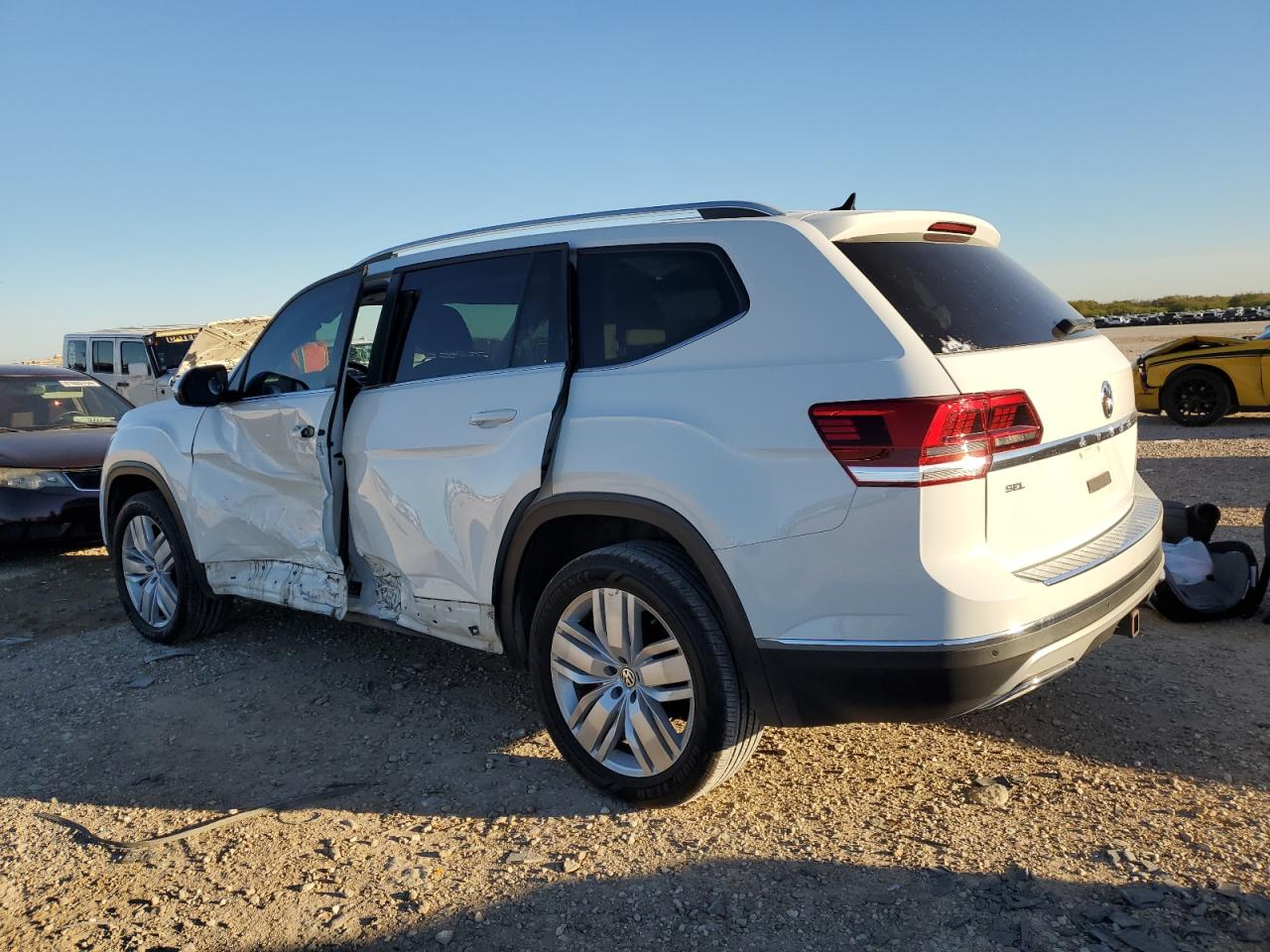 2019 Volkswagen Atlas - Image 2