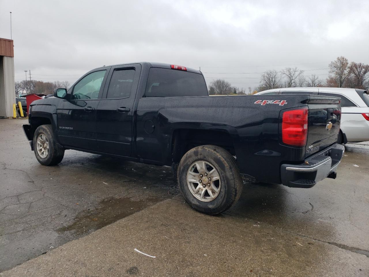 2016 Chevrolet Silverado - Image 2