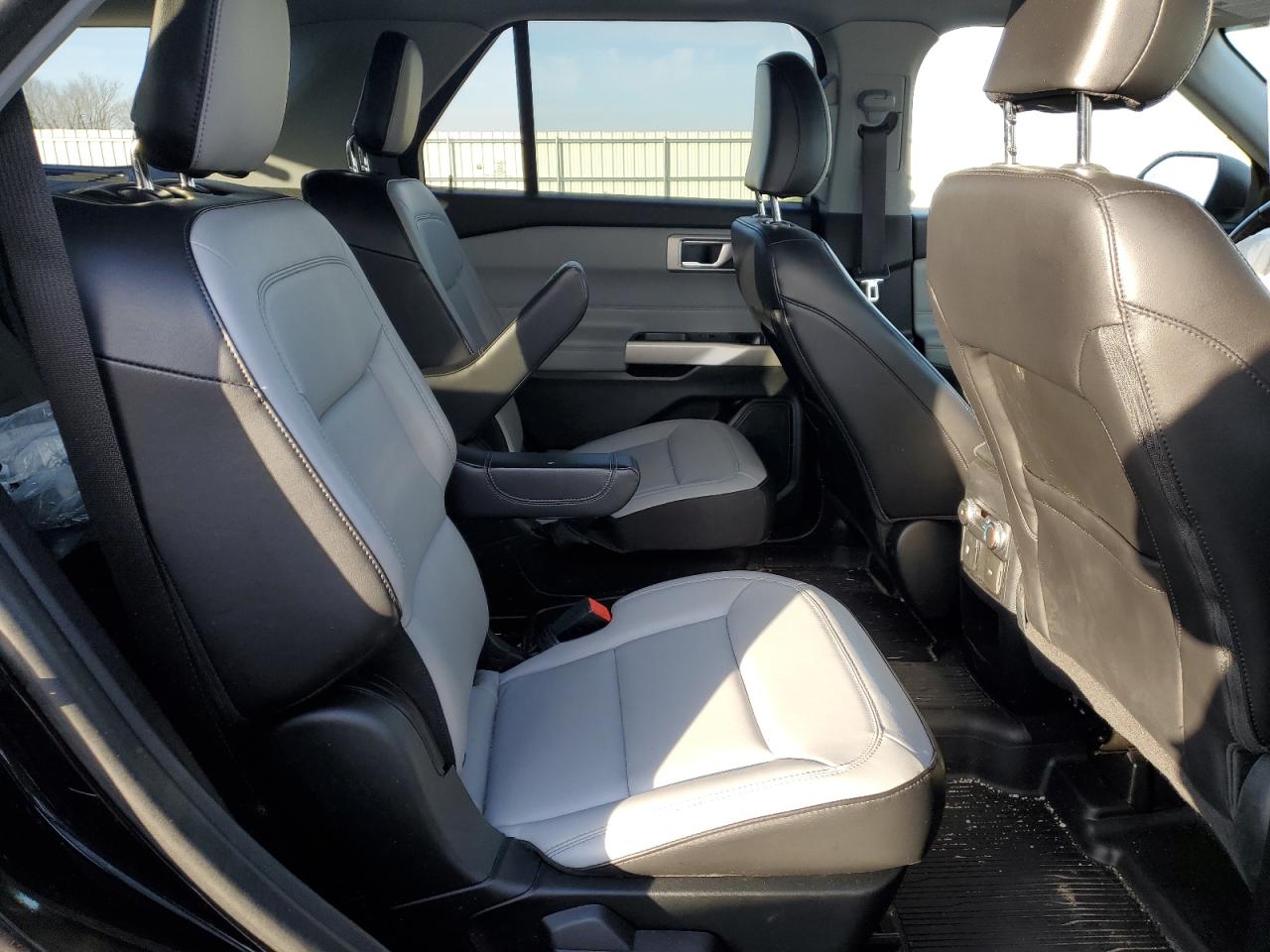 2021 Ford Explorer - Image 10