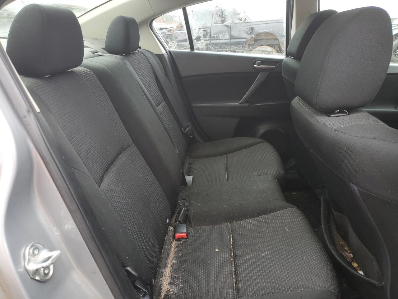 2013 Mazda 3 - Image 10