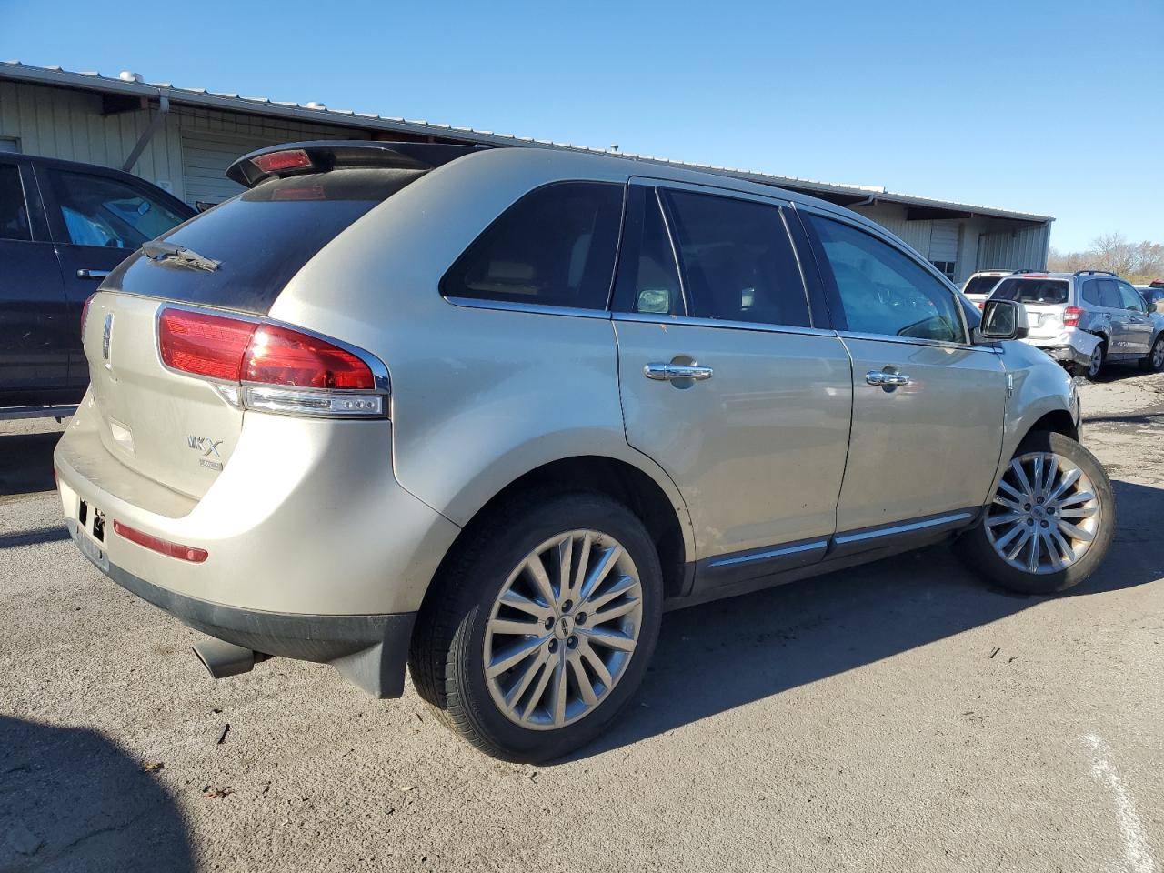 2011 Lincoln MKX - Image 3