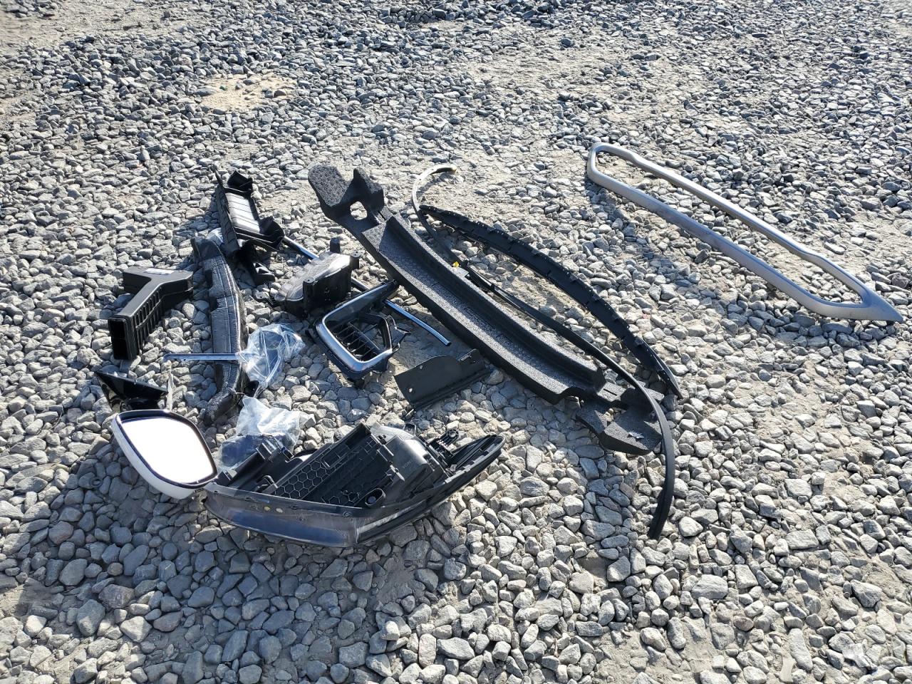 2019 Hyundai Santa Fe - Image 13