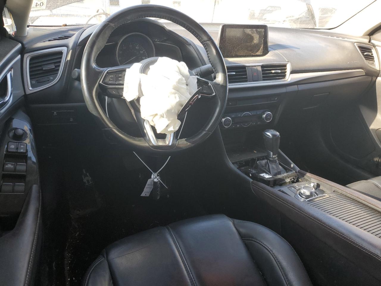 2018 Mazda 3 - Image 8