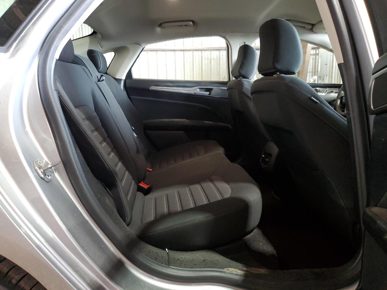 2020 Ford Fusion - Image 10