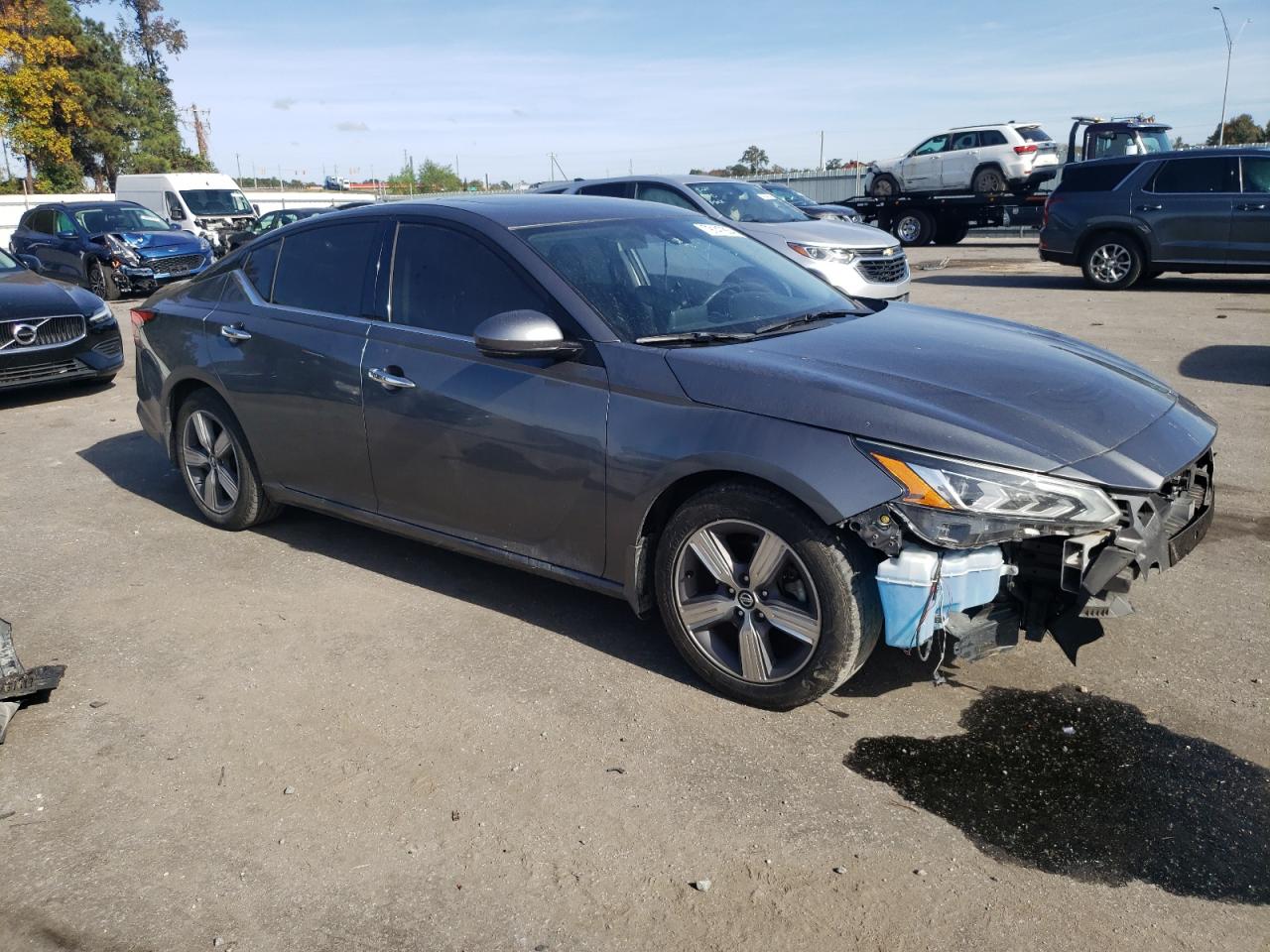 2019 Nissan Altima - Image 4