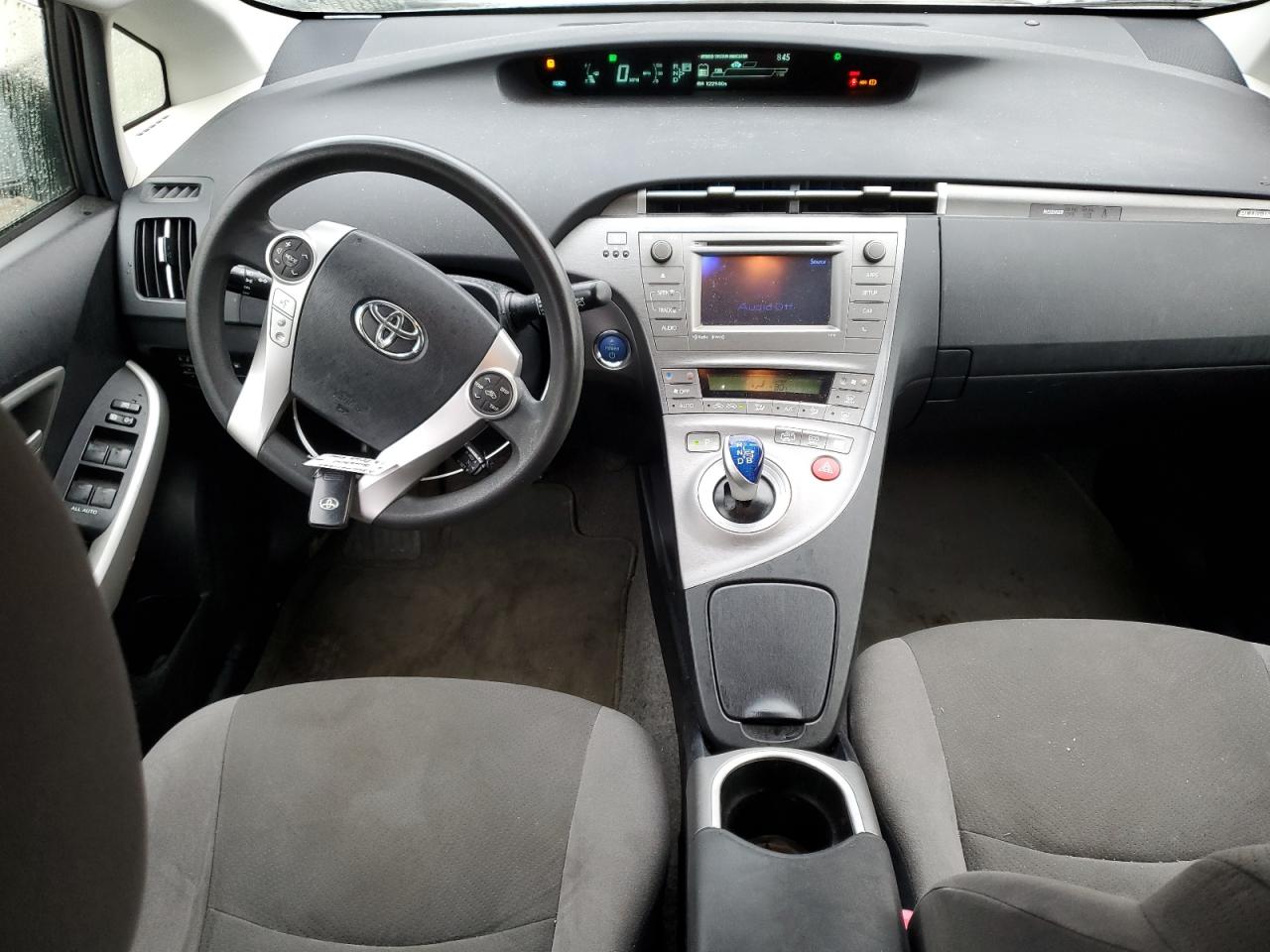2013 Toyota Prius - Image 8