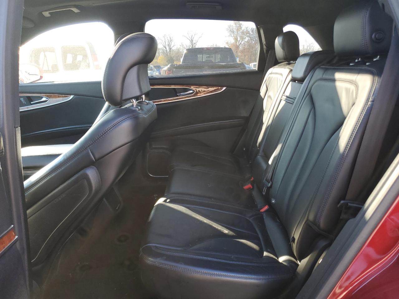 2016 Lincoln MKX - Image 11