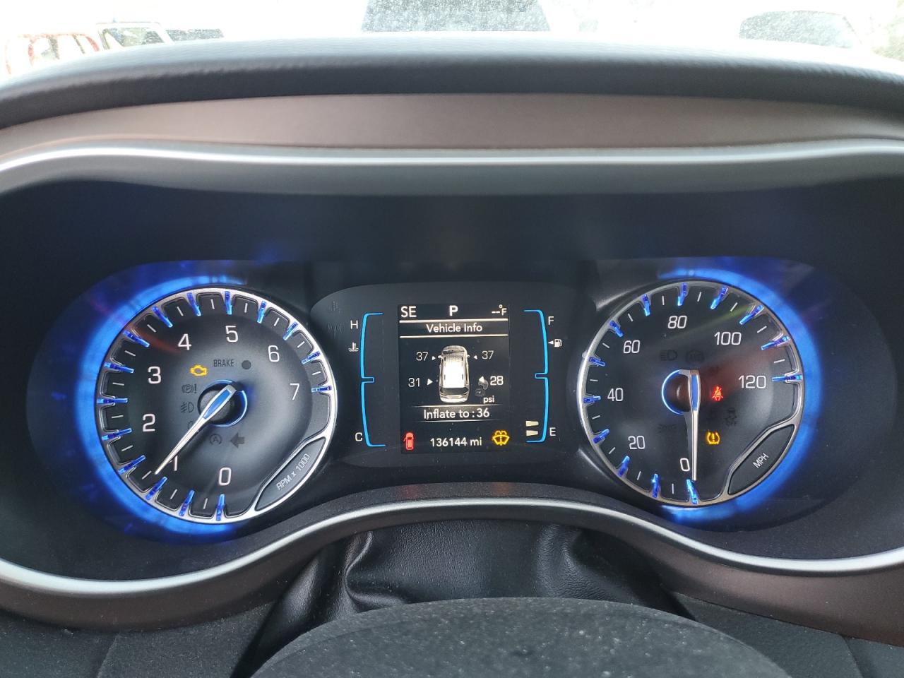 2017 Chrysler Pacifica - Image 9