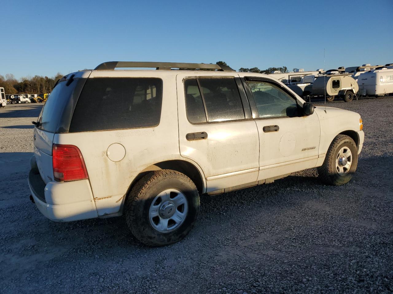 2005 Ford Explorer - Image 3