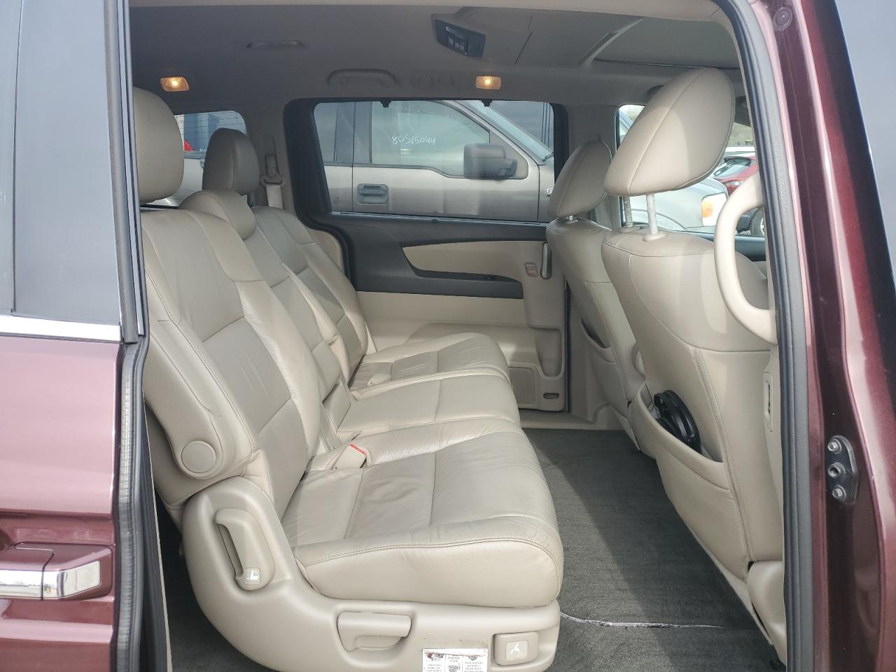 2011 Honda Odyssey - Image 11