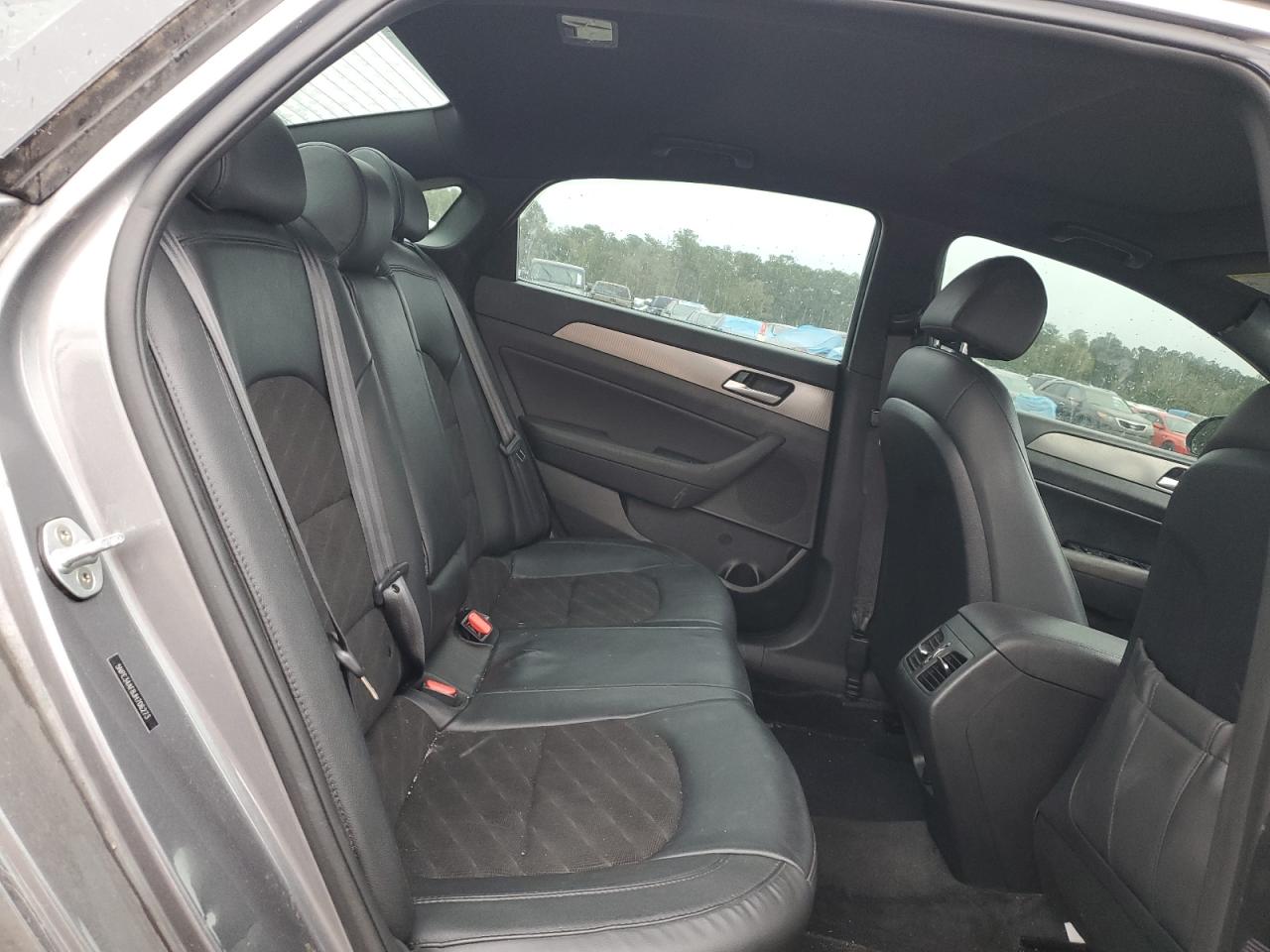 2018 Hyundai Sonata - Image 11
