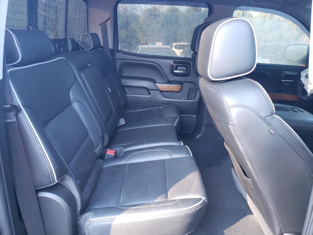 2018 Chevrolet Silverado - Image 10