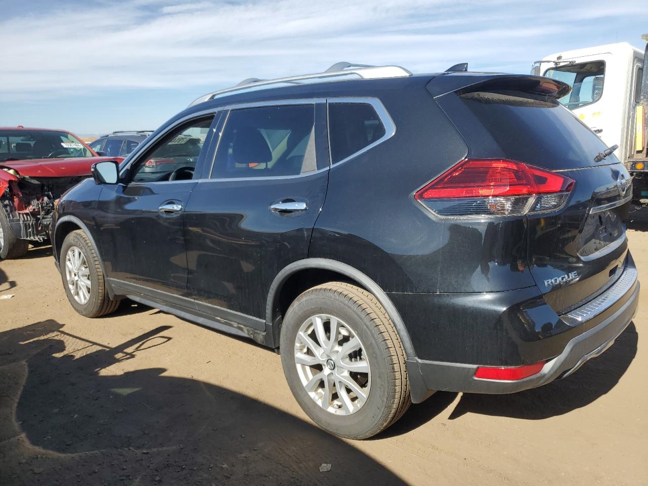 2017 Nissan Rogue - Image 2
