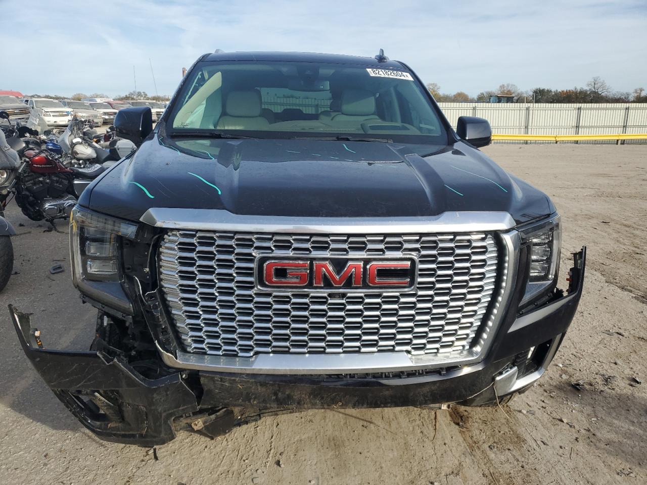 2022 GMC Yukon - Image 5