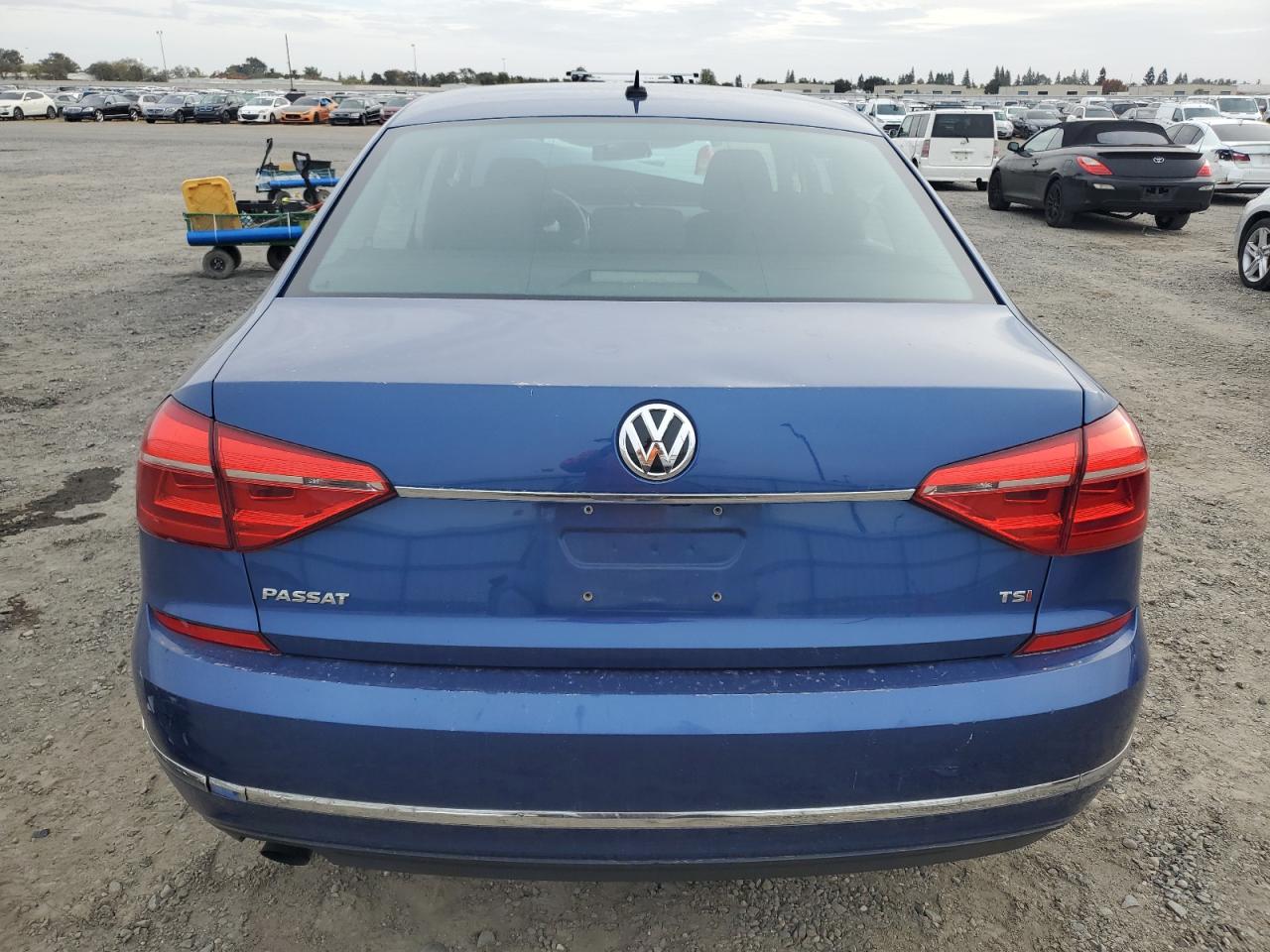 2016 Volkswagen Passat - Image 6