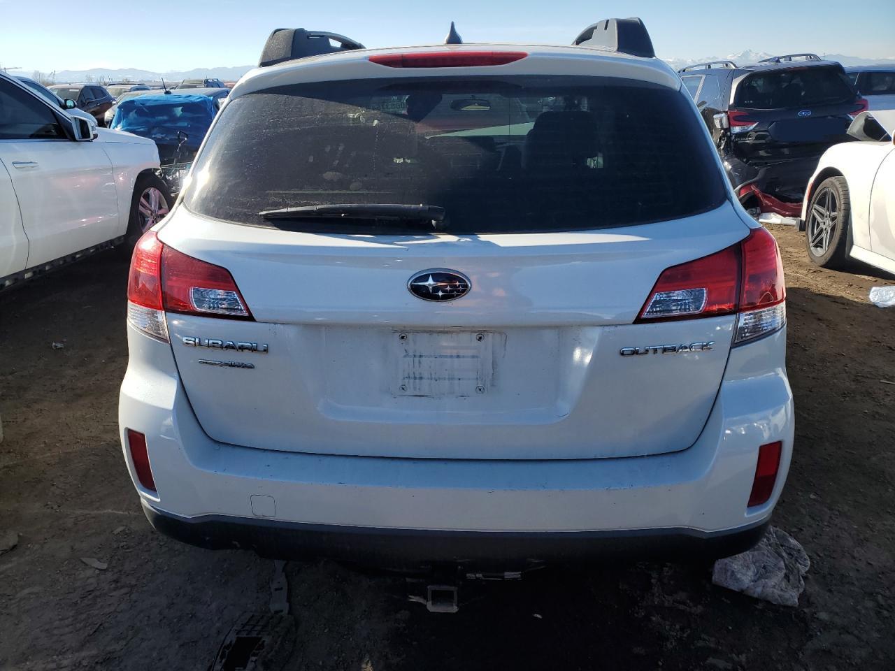 2013 Subaru Outback - Image 6