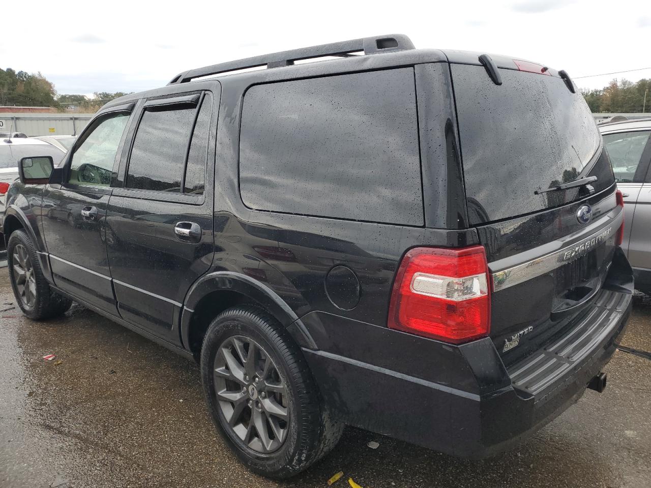 2017 Ford Expedition - Image 2
