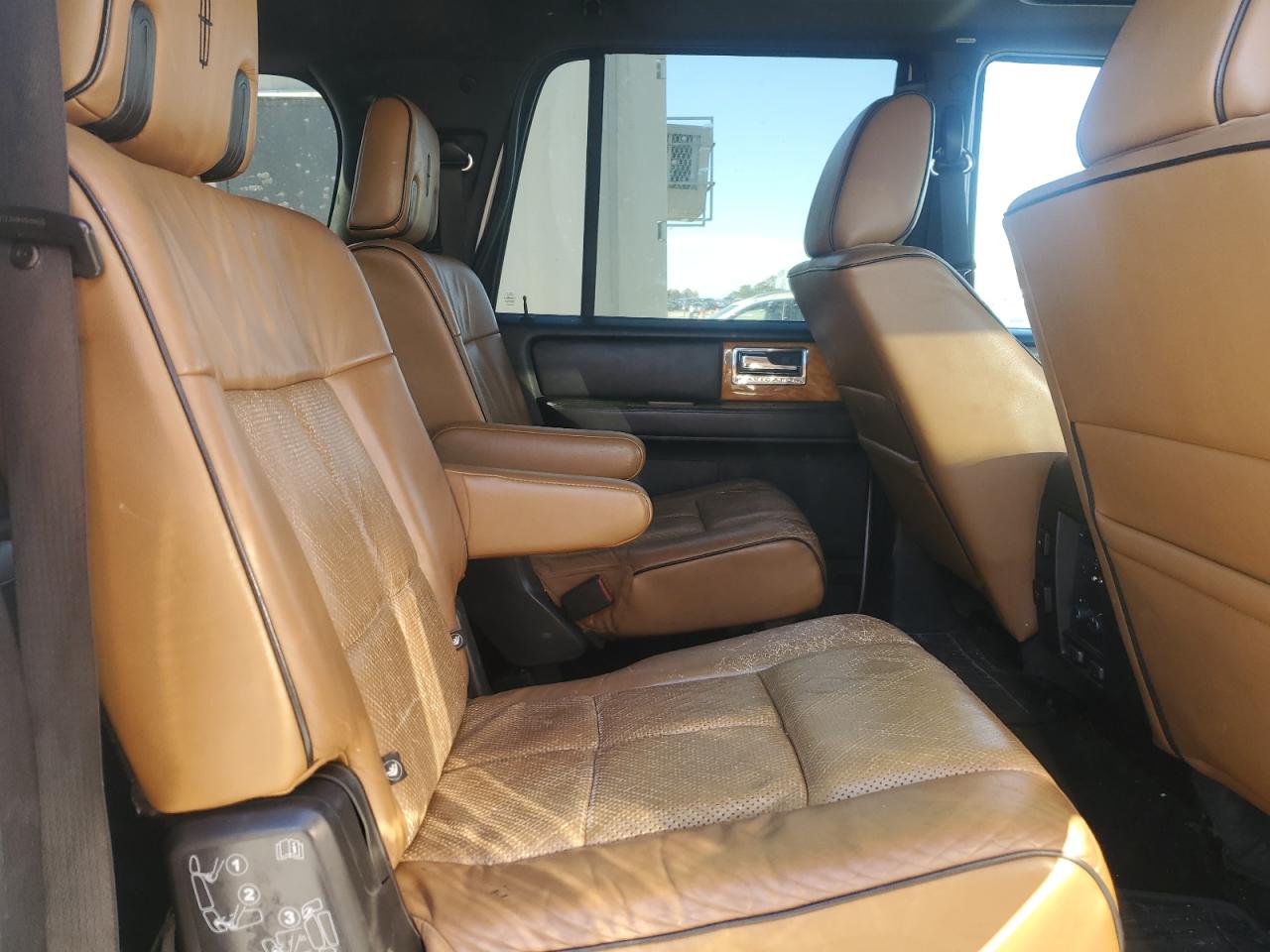 2011 Lincoln Navigator L VIN: 5LMJJ3H51BEJ07446 Lot: 80376884