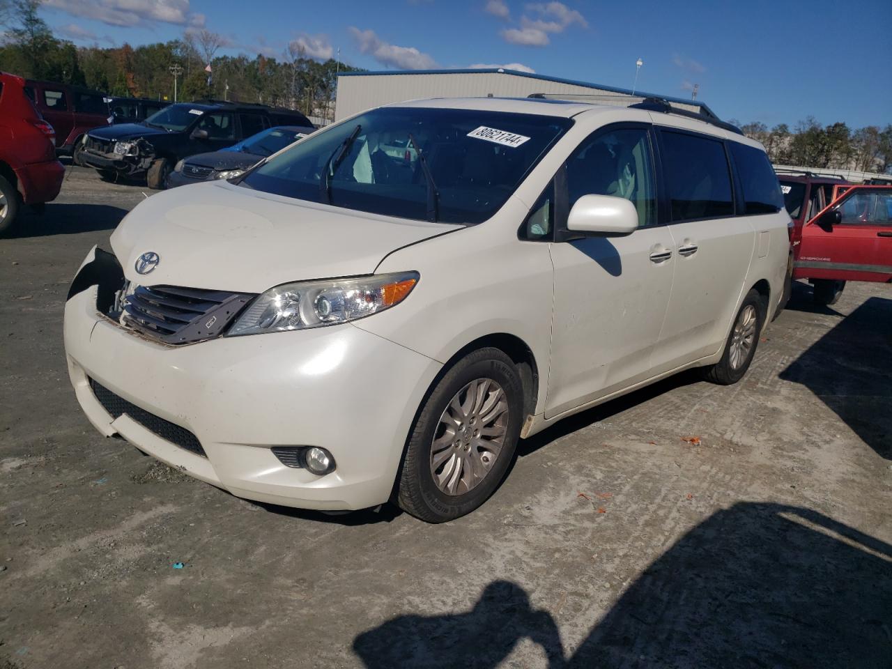2016 Toyota Sienna - Image 1
